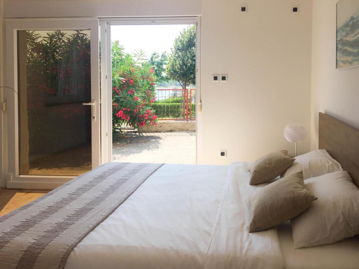 Elysium Apartment พูลา ภายนอก รูปภาพ