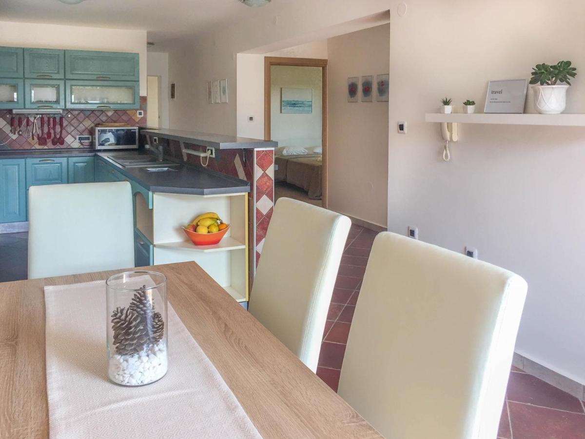 Elysium Apartment พูลา ภายนอก รูปภาพ